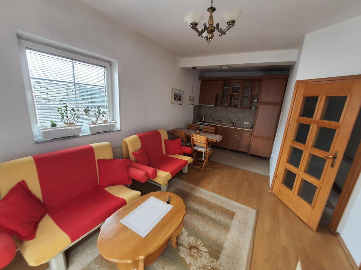Zogu Apartments - City View Prishtine Bagian luar foto