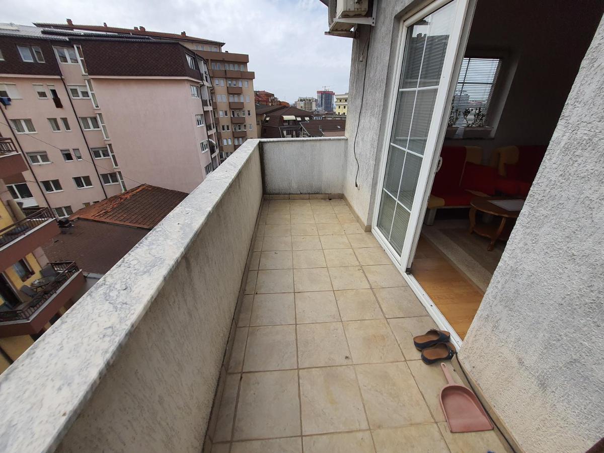 Zogu Apartments - City View Prishtine Bagian luar foto